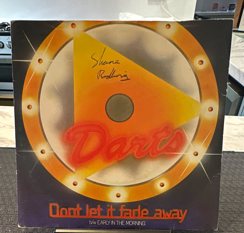 Darts don let fade away - it,