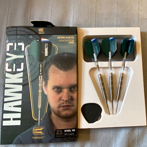 Target hawkeye kevin doets - target,